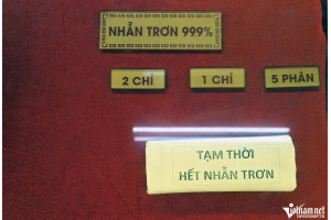 Giá vàng tăng không ngừng, chủ tiệm vàng chứng kiến điều chưa từng xảy ra